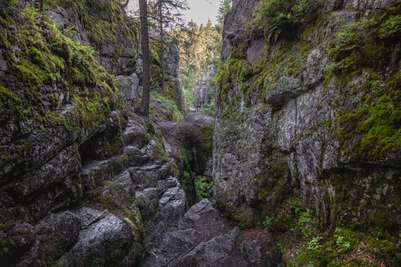 Tiirismaa ja Pirunpesä, Hollola.