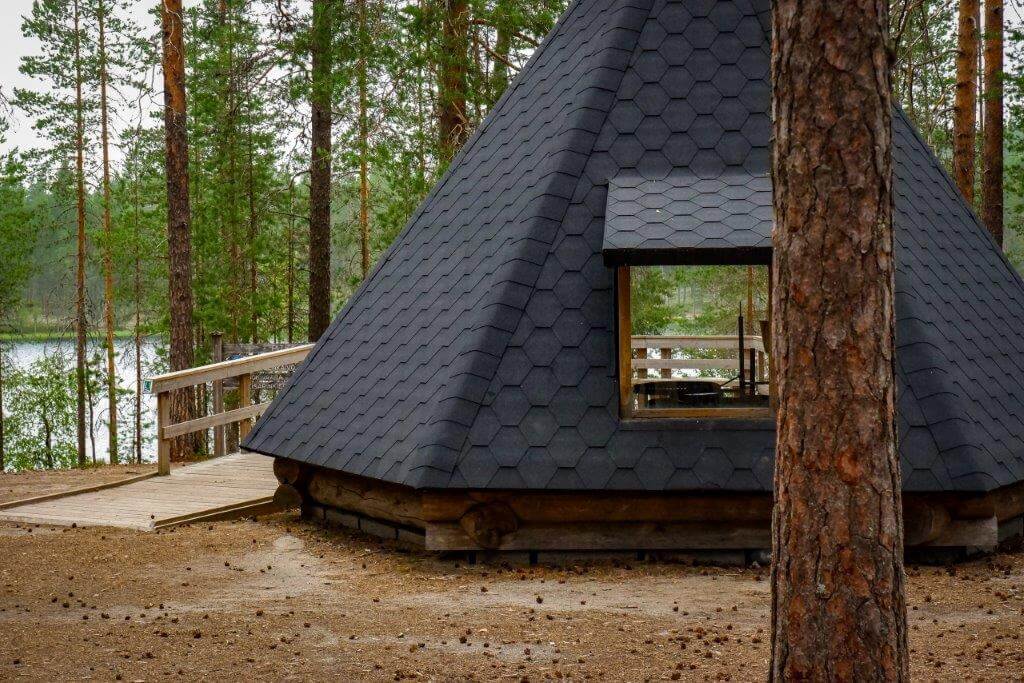 Pitkäjärven kota. Kuvat: Jonna Saari.