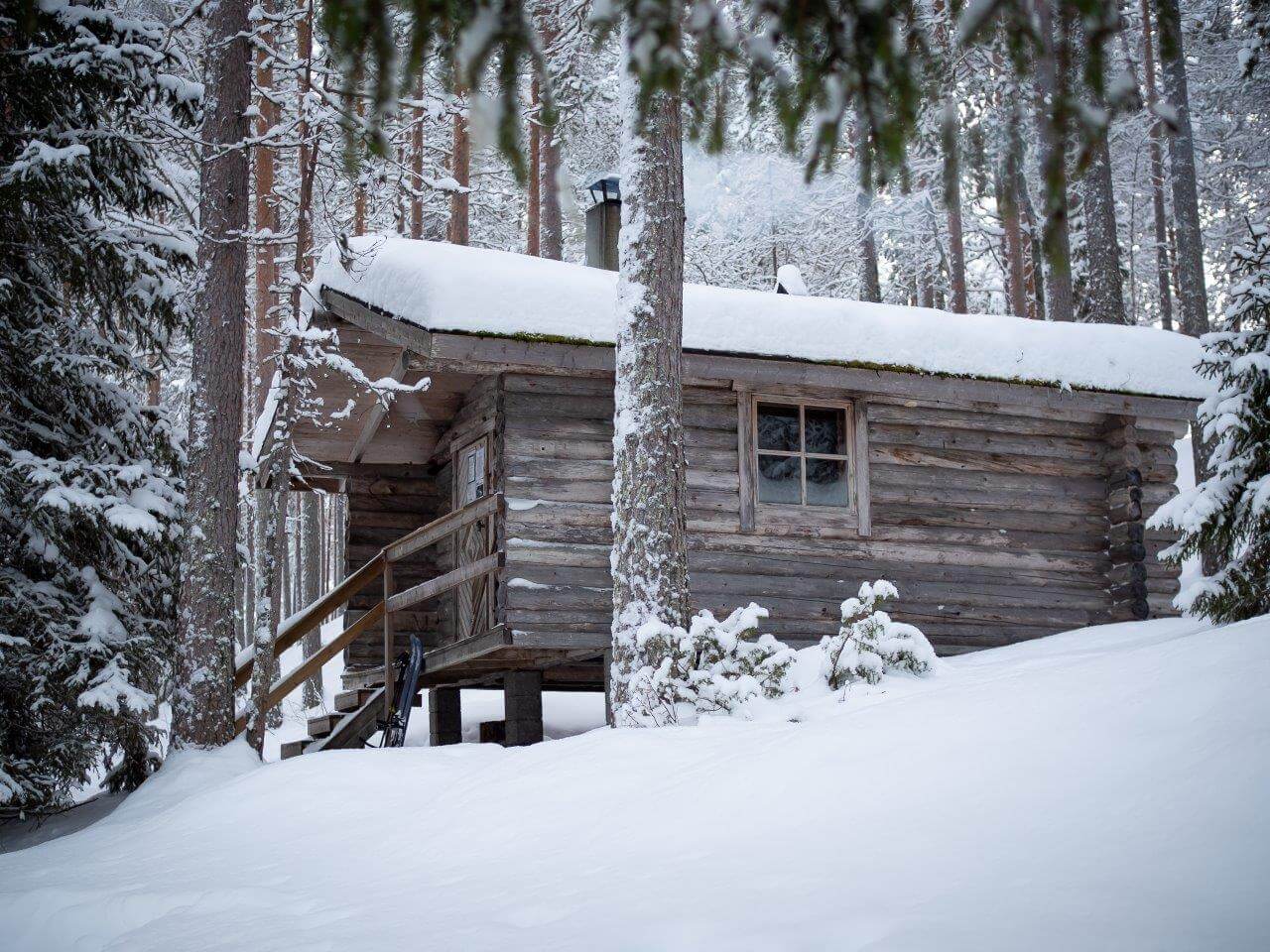 Pohjoisen Pitkäjärven autiotupa Ilomantsissa Möhkön suunnalta saapuessa mainio kohde lyhemmällekin retkelle. Tupa on Susitaival-reitin eteläisin autiotupa. Kuva: Terhi Ilosaari.