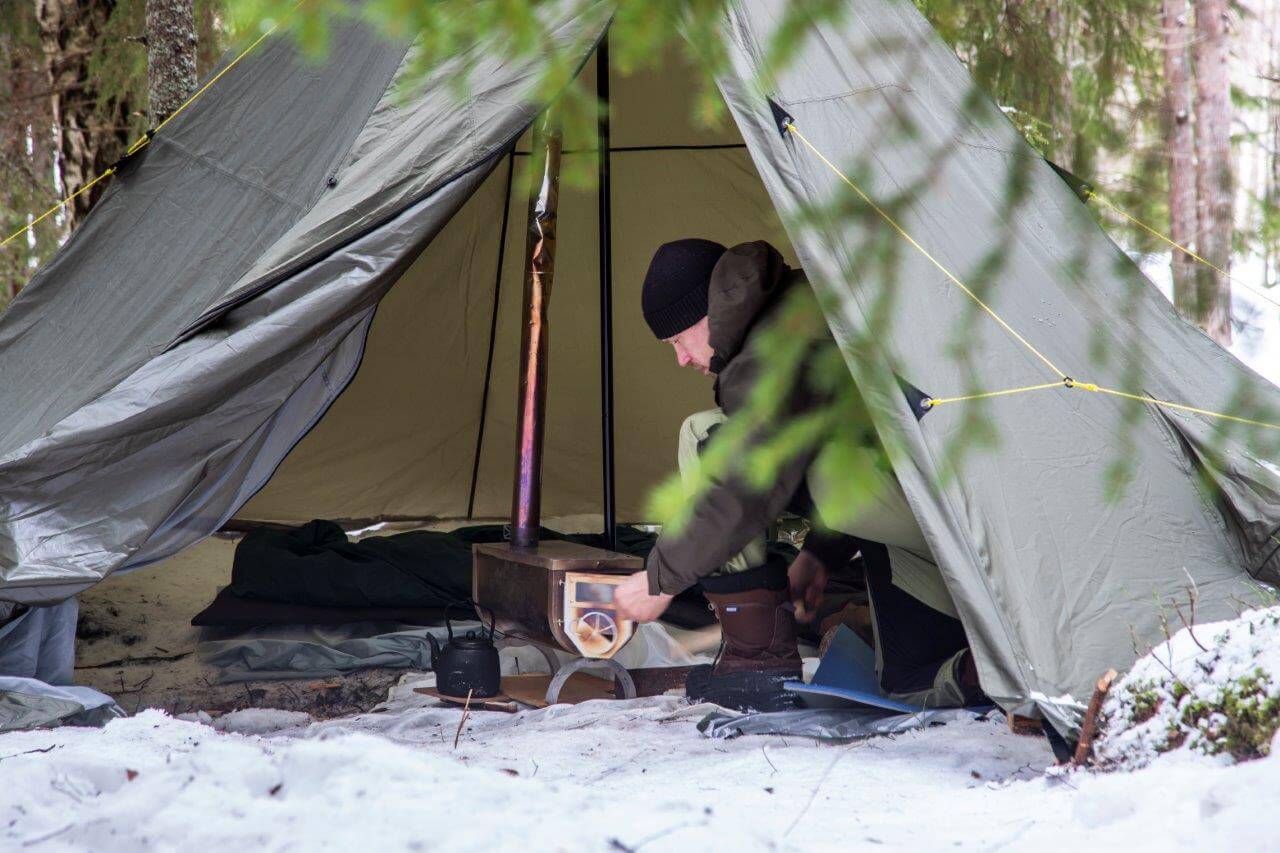 Tribe-kamiina on rinkkaan tai ahkioon sopivaa mallia.