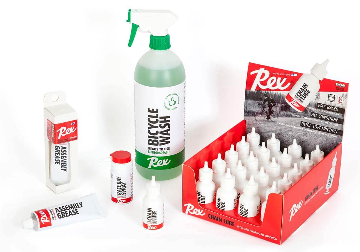 Rexin pyöränhuoltosarjaan kuuluvat ketjuöljy, pinnoite, vaseliini ja pesuaine. Kuva: Rex