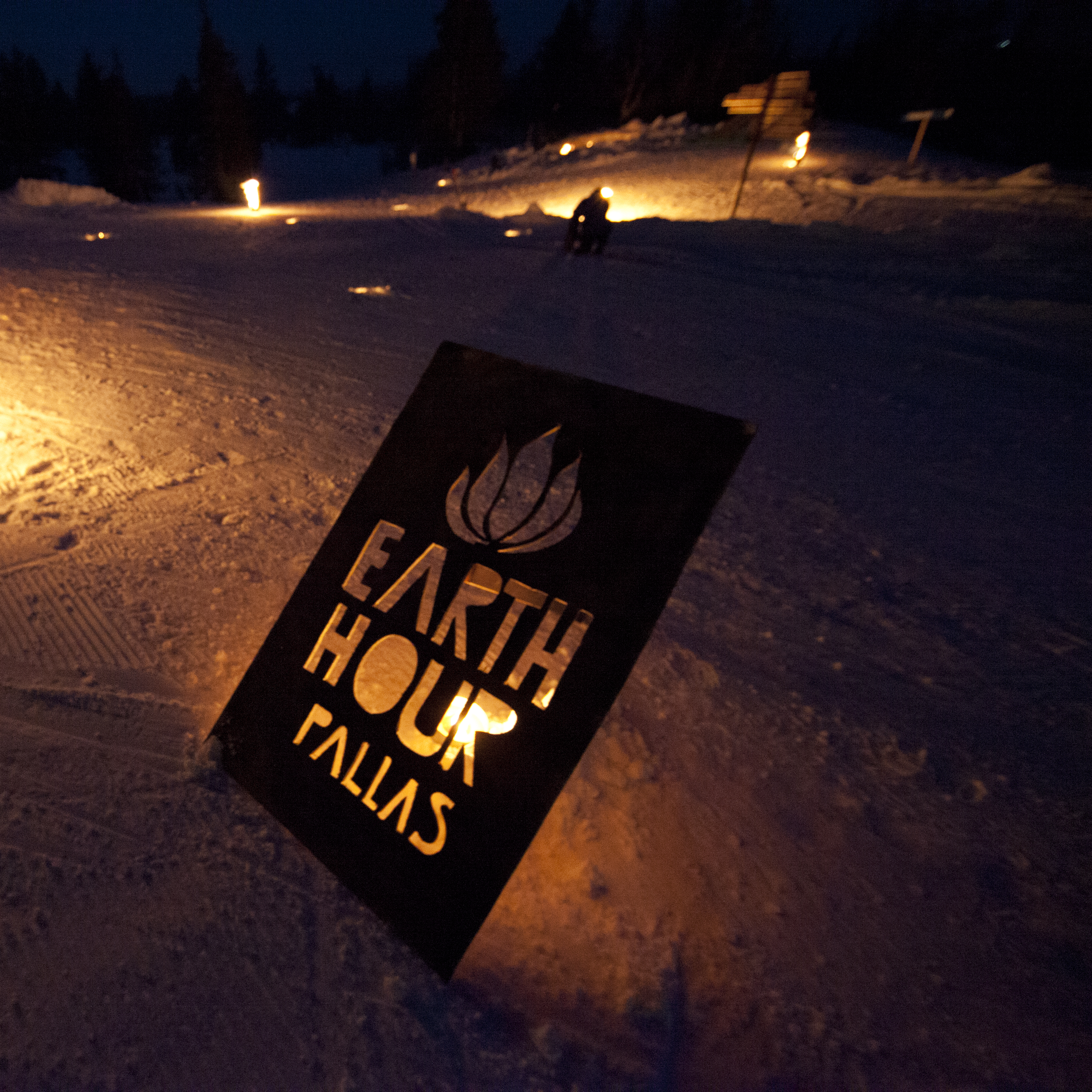 Earth Hour -tapahtumaa vietettiin viime talvena myös Pallaksella. Kuva: Sauli Herva.