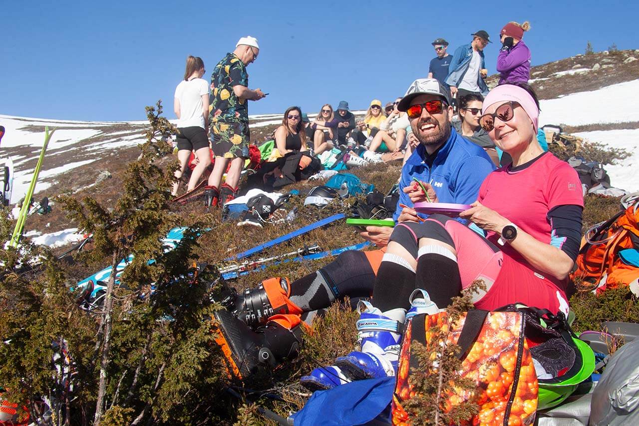 Kuru-picnic kruunaa kesähiihtäjien onnistuneen Pyhäkurun laskupäivän. Kuva: Sauli Herva.