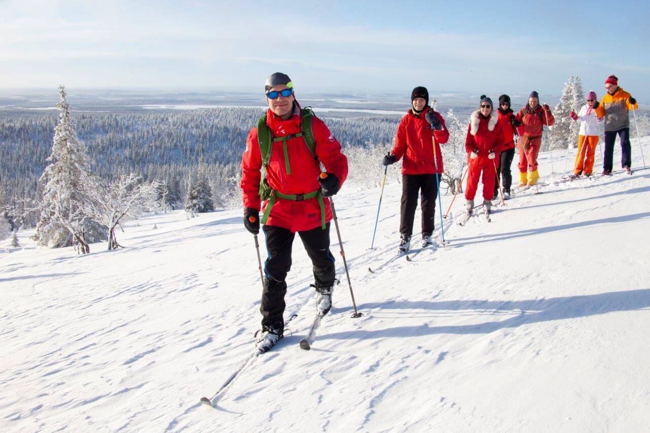 Tunturihiihto on yksi komeimmista asioista mitä ihminen voi harrastaa sukset jalassa.