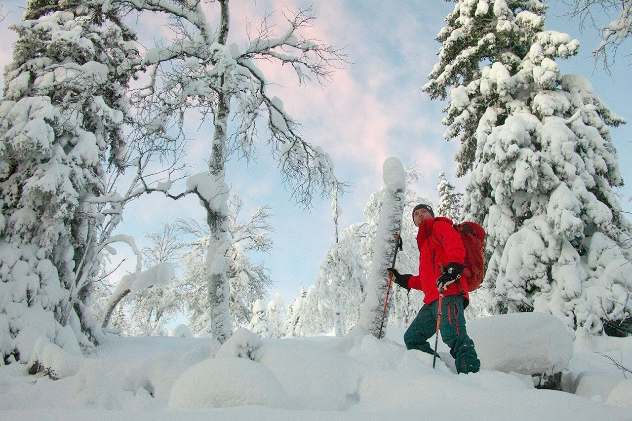 Teemu Hostikka, ”herra eränkävijä”, viettämässä ansaittua vapaapäivää eräällä lähiliikuntapaikalla kotimaisemissaan. Kuva: Sauli Herva.