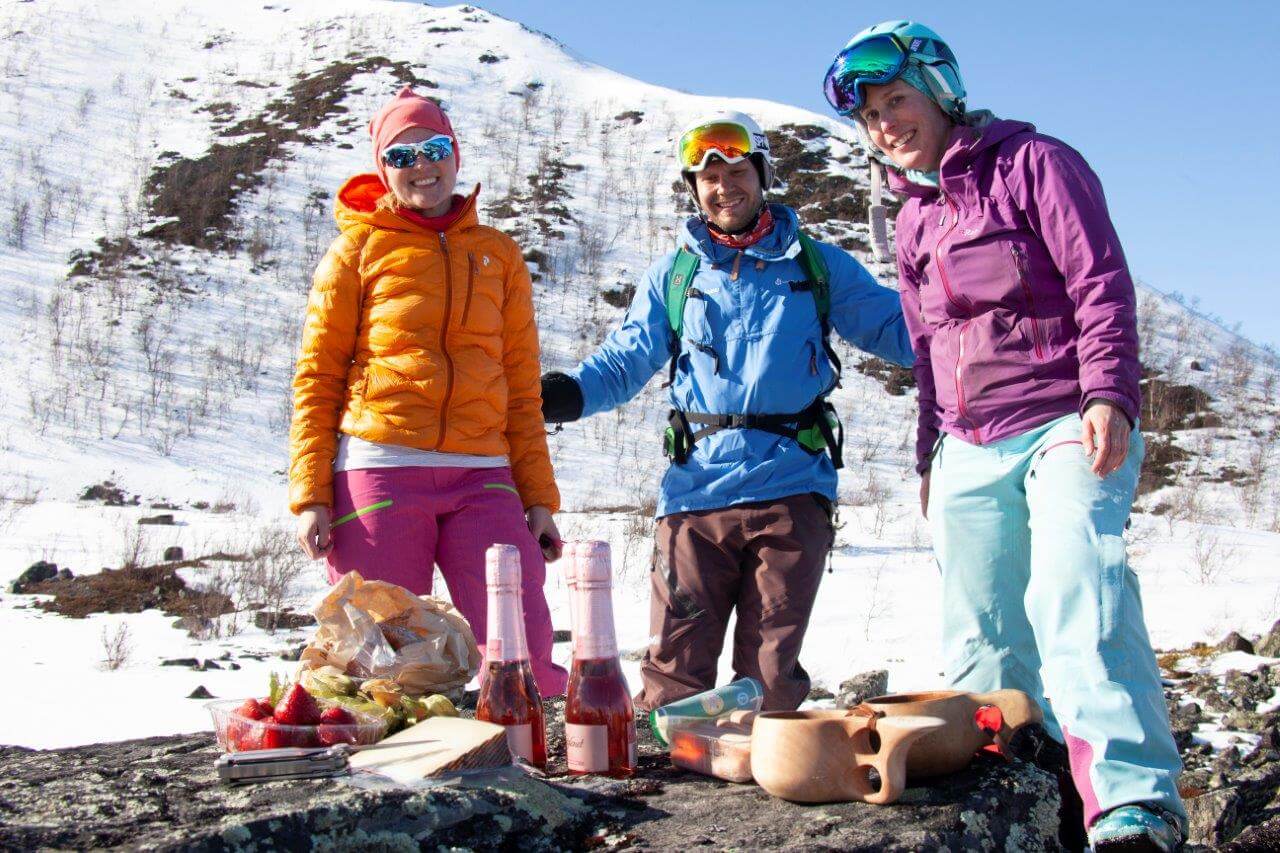 Vappupicniciä tunturien tuolle puolen eivät katu- ja siitepölyt häiritse, eivätkä koronavirukset piinaa.