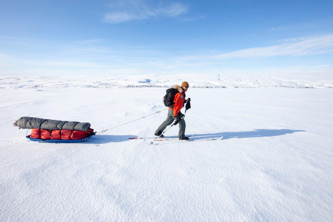 Vaellus Lapin halki oli Thomas Wikströmille yli kuukauden pituinen ahkiohiihtourakka. Kuvat: Sauli Herva.