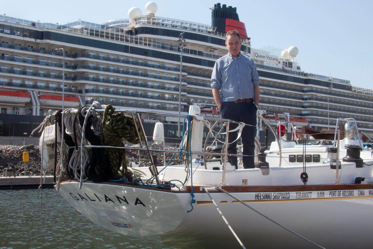 Tapio Lehtinen ja Galiana vene valmistautuvat syyskuussa alkavaan Ocean Globe Race 2023 -purjehduskilpailuun maailman ympäri. Kuva: Sauli Herva.