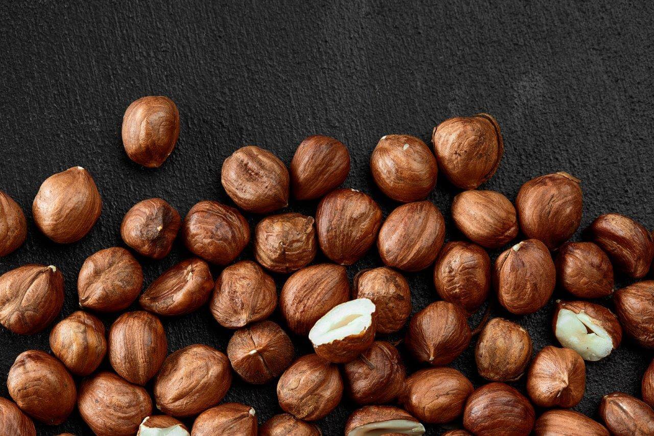 Hasselpähkinät sisältävät proteiinia, mineraaleja ja vitamiineja. Kuva: Shutterstock.