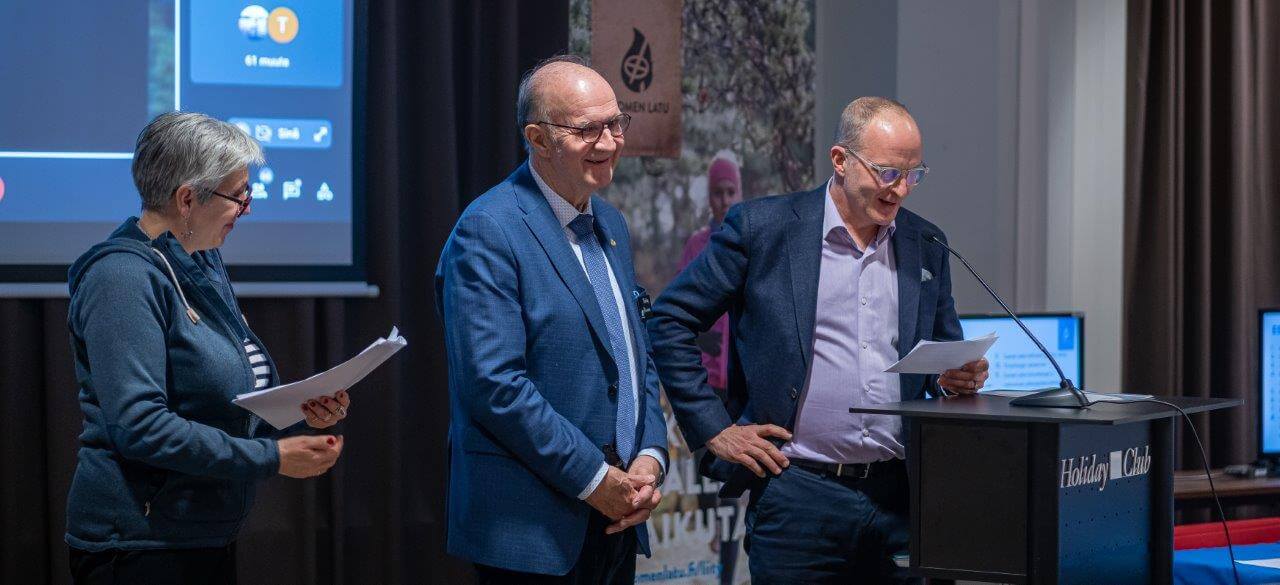 Pekka Alanen kutsuttiin kokouksessa Suomen Ladun kunniajäseneksi.