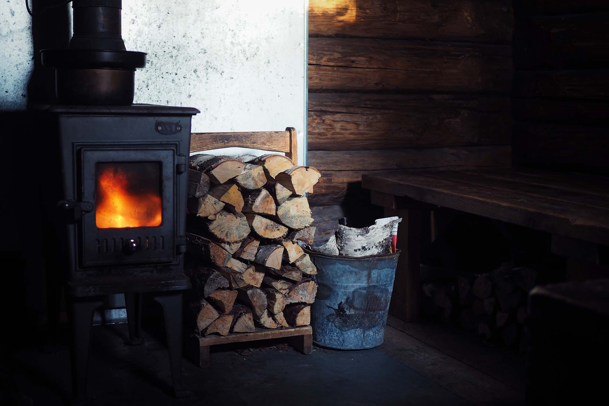 Kahden laverin kämppä lämpiää nopeasti. Kuva: Terhi Ilosaari.