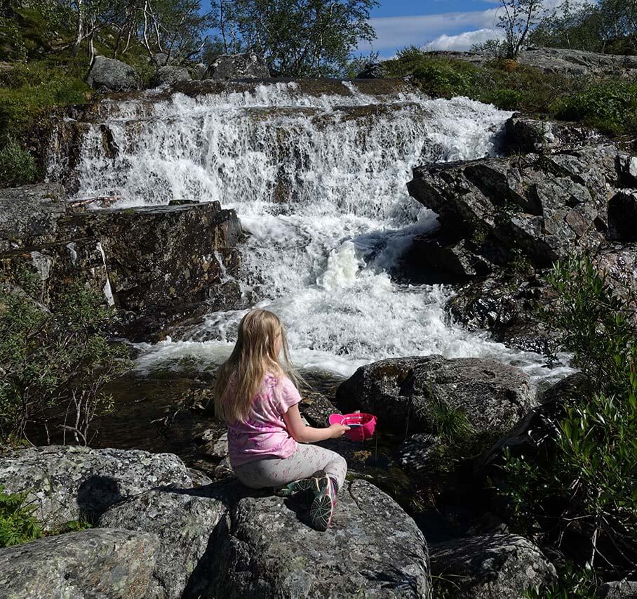 [01] Tsahkaljoen putous on Kilpisjärven lähikohde. Kuva: Jouni Laaksonen.