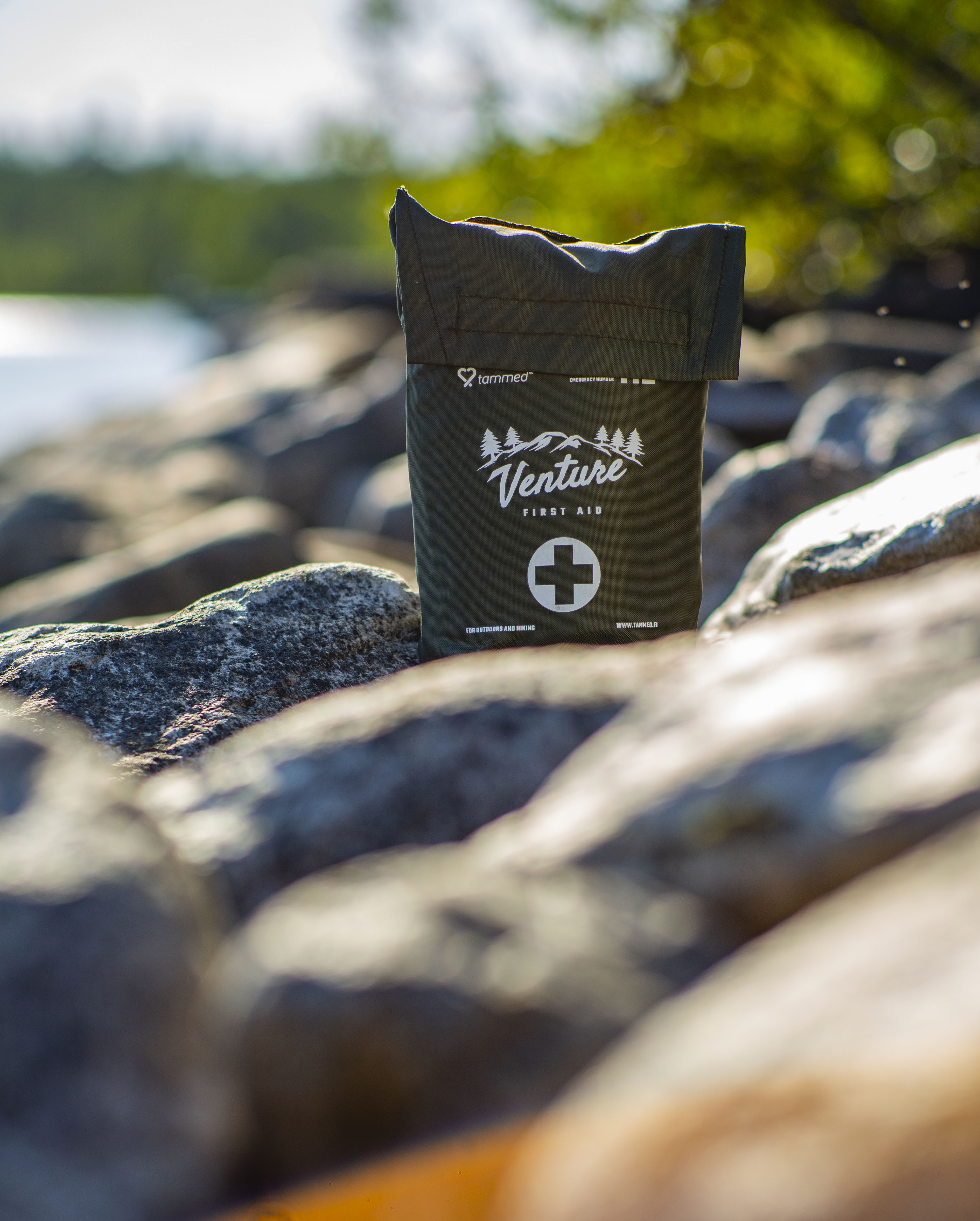 Keskikokoinen retkeilijän ensiapupakkaus Venture.