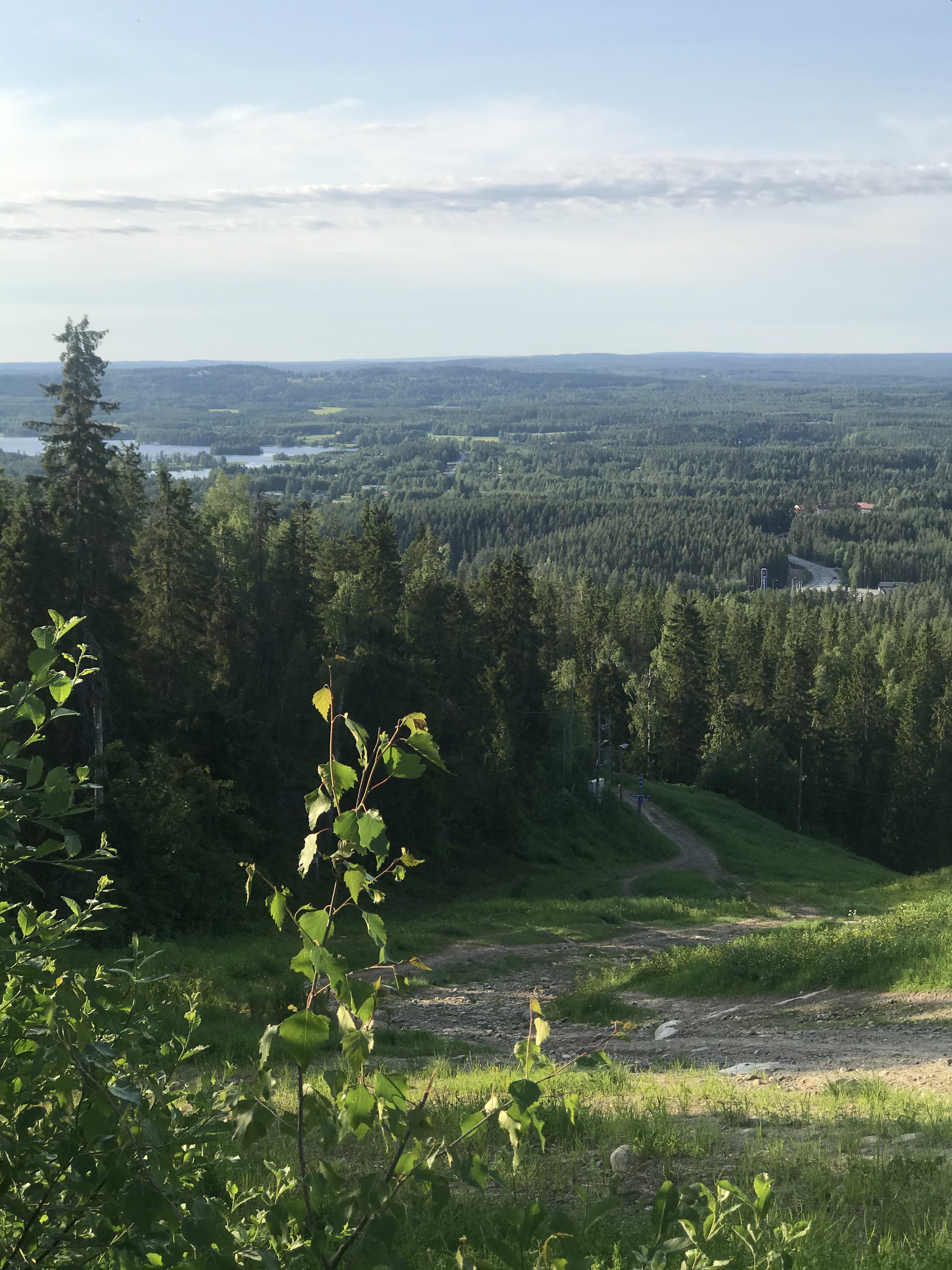 Kainuulainen vaaramaisema kutsuu kätköilemään.